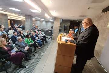 Subasta benéfica de cuadros promovida por Yrichen/TA.